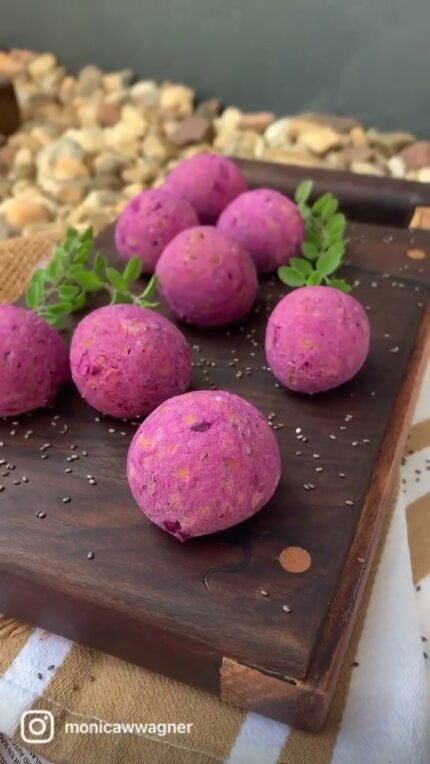 Pão de queijo de Batata doce Roxa